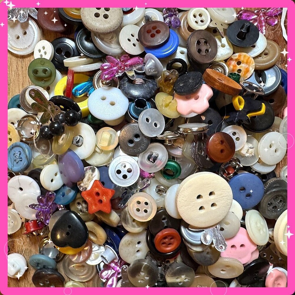 ⚜️ Craft Lot | Mixed Era Plastic Wood Shell Buttons | Make offer! 🩷